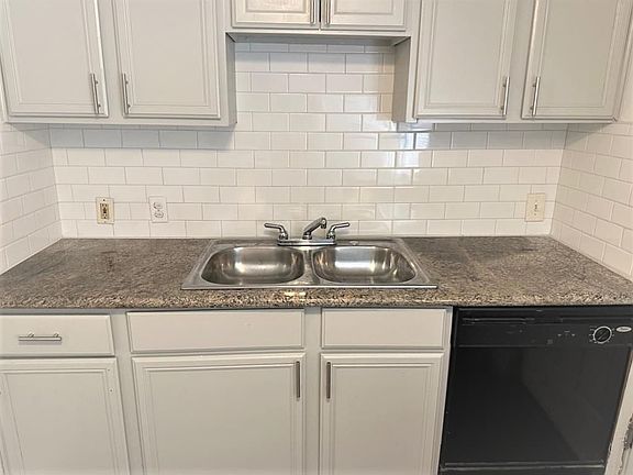 3rd image of 3214 Hutchins St APT 3