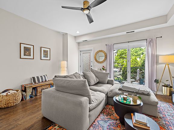 3rd image of 3053 N Clifton Ave #7