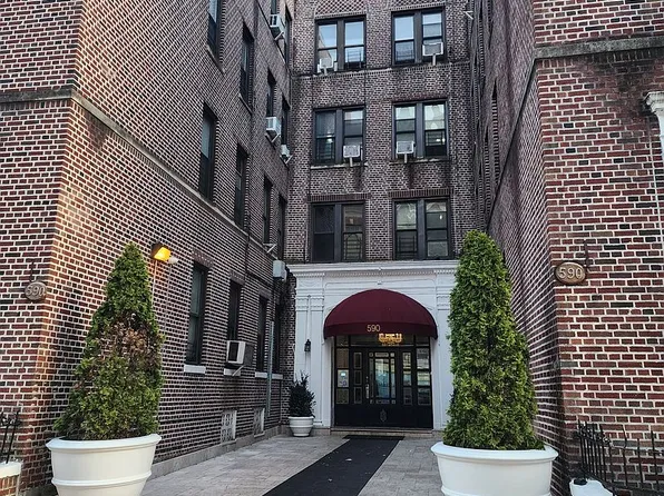 590 Parkside Ave APT 2BE, Brooklyn, NY 11226