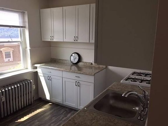3rd image of 64 Hothorn Ave