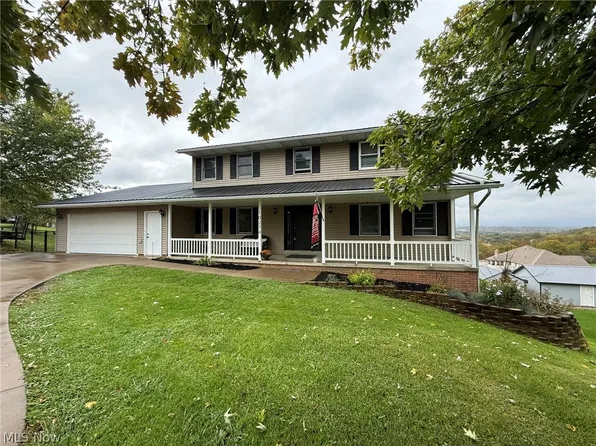 10274 Laurens Dr NE, Bolivar, OH 44612
