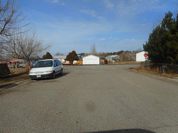 2nd image of 731 Brookwood Dr