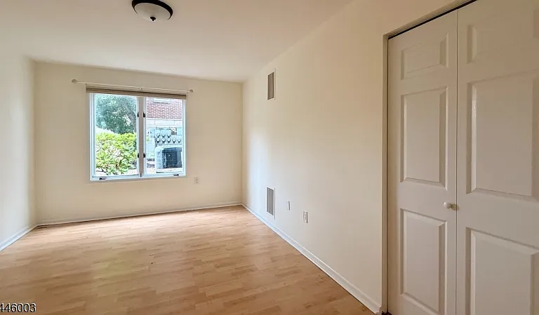 90 E Blackwell St #A — Photo 7