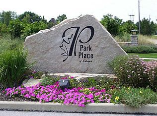 8908 N Park Lake Cir, Sylvania, OH 43560