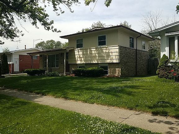 2nd image of 308 N Gay Ct