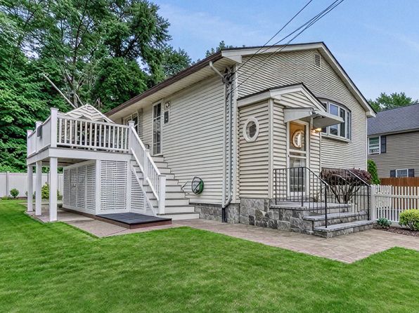 43 Deerfield Ave