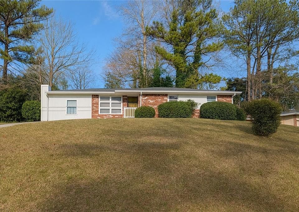 1st image of 70 Ruzelle Dr SW