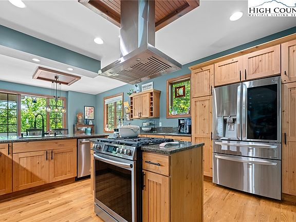 4th image of 128 E Pinecrest Court