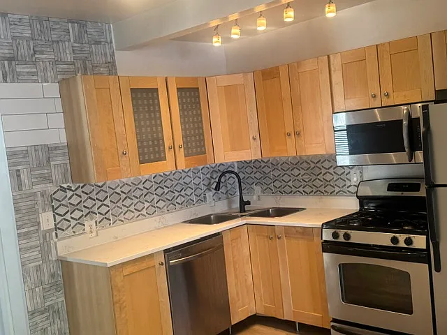 2717 Girard Ave S #101 — Photo 24