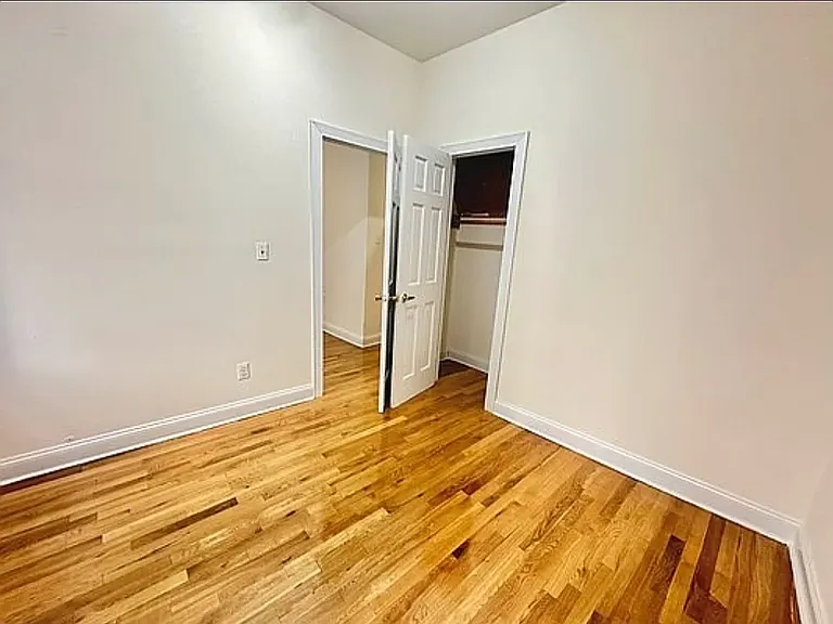 421 W 43rd St #P — Photo 2