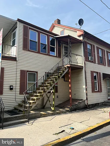 922 Water St #2 Photo 1