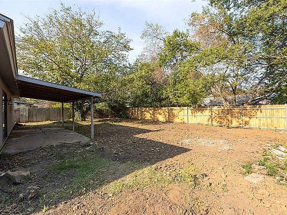 4th image of 740 Windsor Dr
