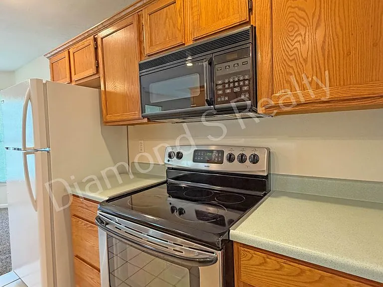 1285 W Bridgewood Pl — Photo 8