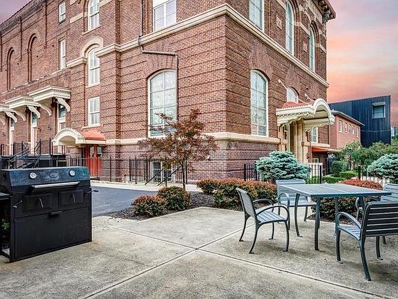 4th image of 1276 N High St APT 203