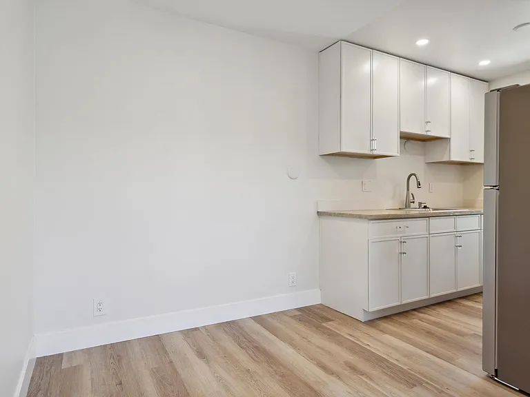 3441 Laguna Ave #2 — Photo 6