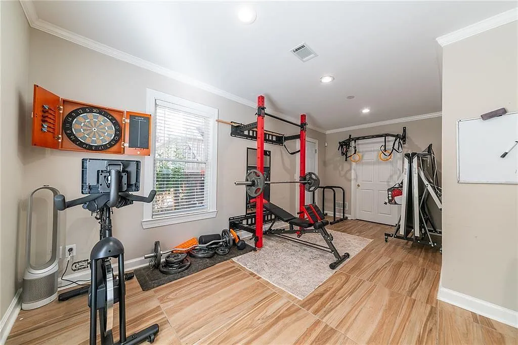 3 bed, 2.5 bath, 2282 sqft, $3,500 — Photo 3