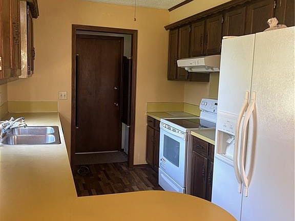 5th image of 958 Crescent Dr