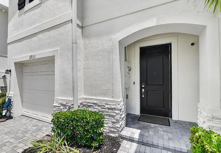6933 N Harbours Edge Ave — Photo 4