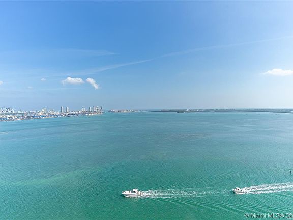 2nd image of 520 Brickell Key Dr #03