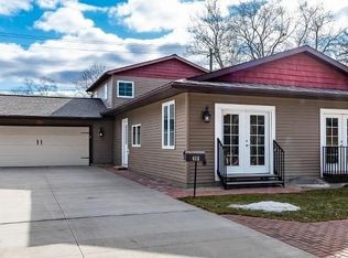 415 Wilkinson St, Chelsea, MI