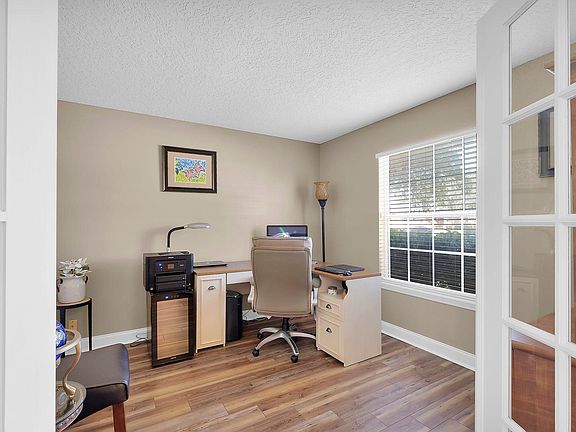 4th image of 12212 Lake Fern Dr