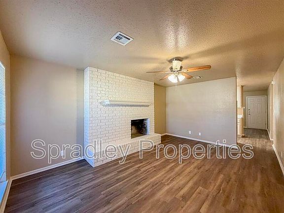 2nd image of 3701B Ivanhoe Dr
