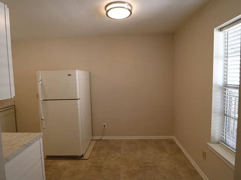 3822K W Country Club Rd — Photo 6