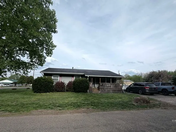 70 Riverview Pl, Middleport, OH 45760