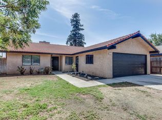 3211 Ezie Ave, Clovis, CA 93611