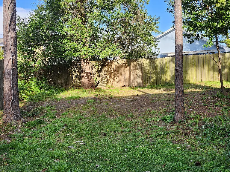 2519 Beech St #A — Photo 36