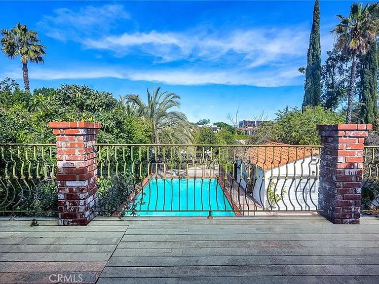 18423 Linnet St — Photo 53