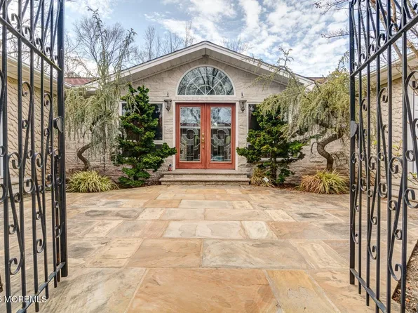 884 Breezy Oaks Drive, Toms River, NJ 08753