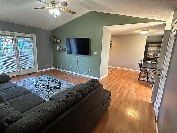 3rd image of 147 Fiord Dr