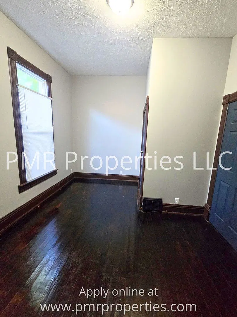 3 Bedrooms / 1 Bathroom House — Photo 4