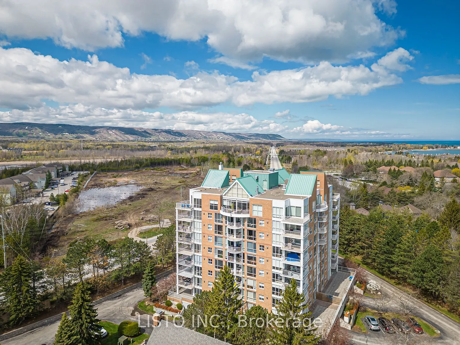 2 bed, $3,200 — Photo 4