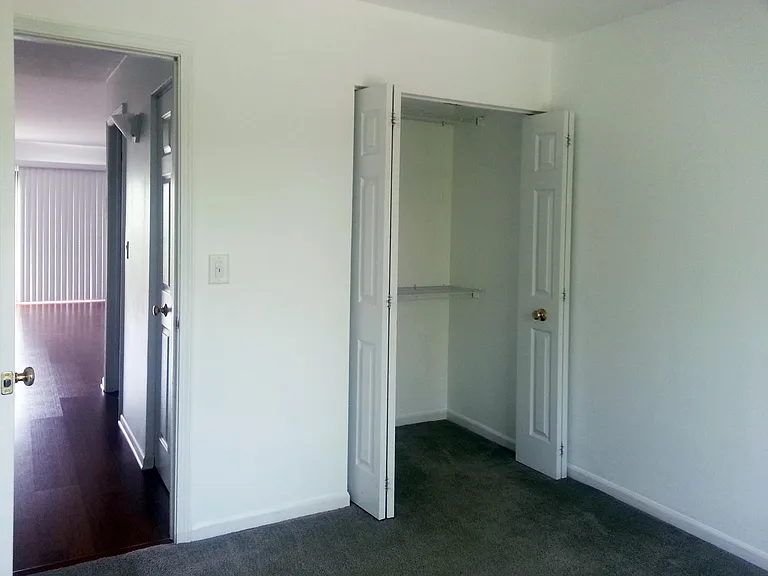 995 S Court Of Shorewood #3B — Photo 12