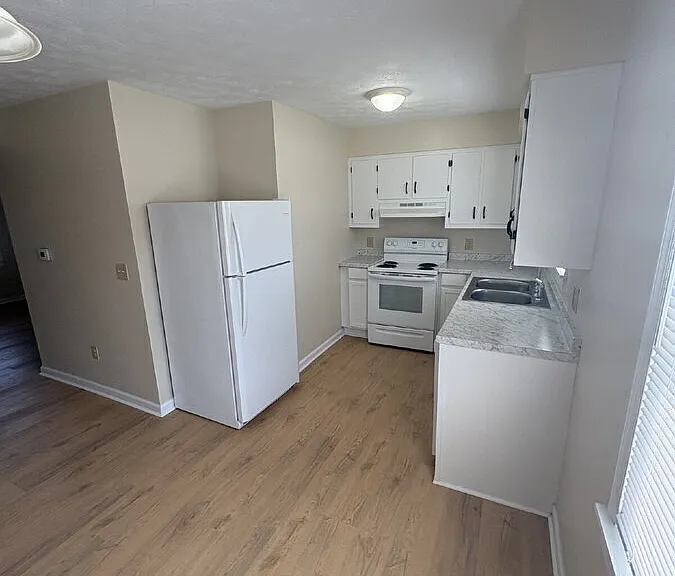 1374 Reservoir St #D — Photo 7