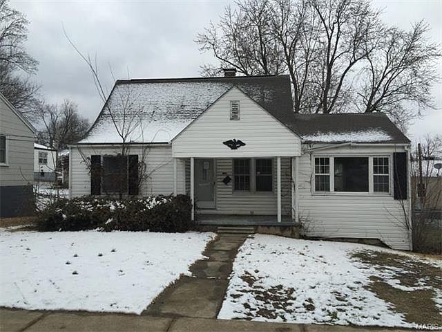 1st image of 709 E 5th St