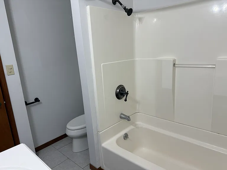 103 Robert St — Photo 23