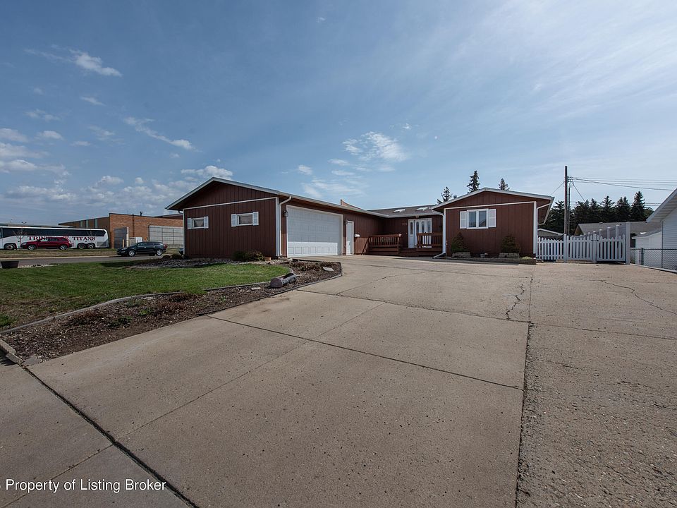 958 9th Ave W, Dickinson, ND 58601 MLS 23859 Zillow
