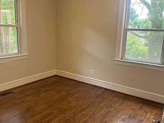 5th image of 215 McCoy St