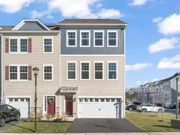 2 Verona Ln, Mount Laurel, NJ 08054