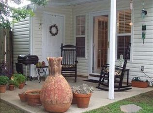 135 Pin Oak Dr, Greenwood, SC 29649