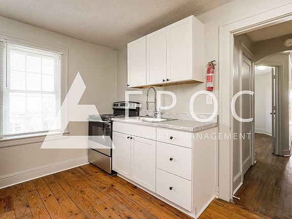 3rd image of 1007 S Main St Unit 13