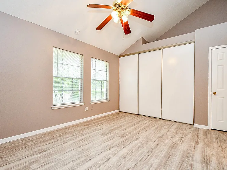 2930 Grants Lake Blvd #407 — Photo 13