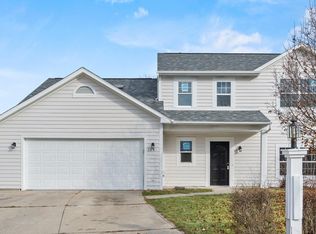 704 Hempford Ct, Fort Wayne, IN 46819