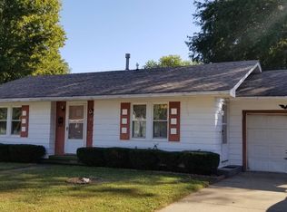 512 E Washington St, Fairfield, IL 62837