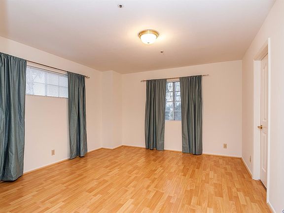 4th image of 1904 Vine St #B