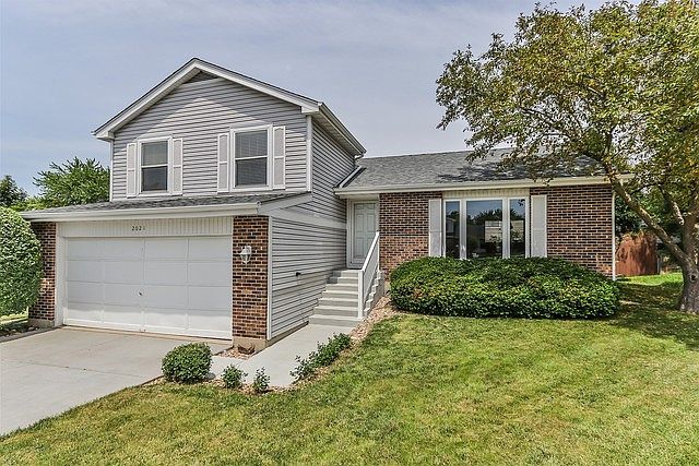 1st image of 2021 Williamsburg Dr