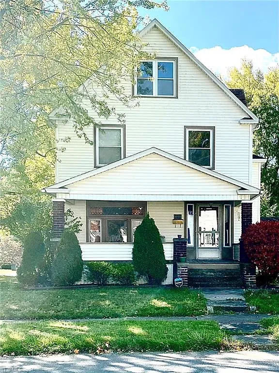 205 W 3rd St photo 1
